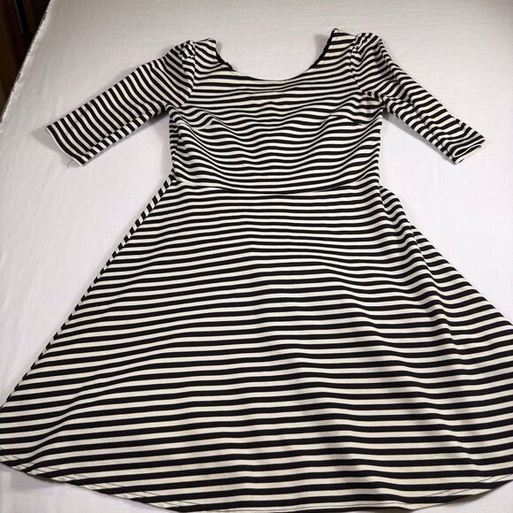 Pixley Dress Medium Kathy Striped‎ Fit & Flare Black Cream Skater Black White - Picture 15 of 15